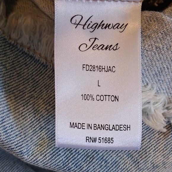 Highway Jeans Distressed Denim Romper. NWT Size Large - Picture 17 of 17